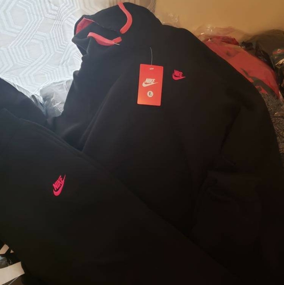 Nike Set - Picture 1 of 1